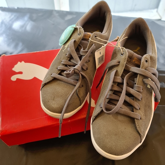 Puma ladies Vikky Suede size 8, and 10. - Picture 4 of 6